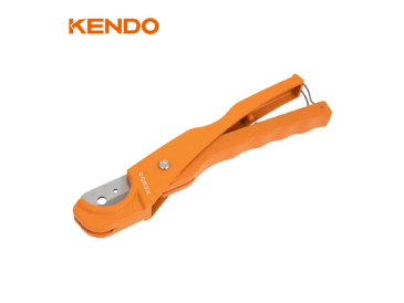 플라스틱 파이프를 절단하는 데 어떤 도구가 사용됩니까?