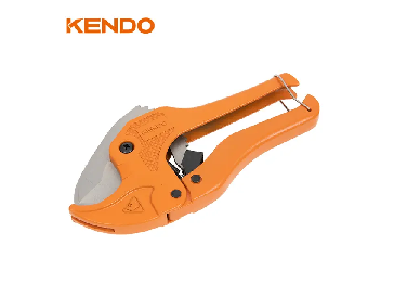 플라스틱 파이프를 절단하는 데 어떤 도구가 사용됩니까?