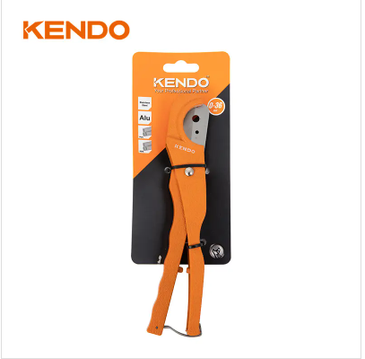 플라스틱 파이프를 절단하는 데 어떤 도구가 사용됩니까?